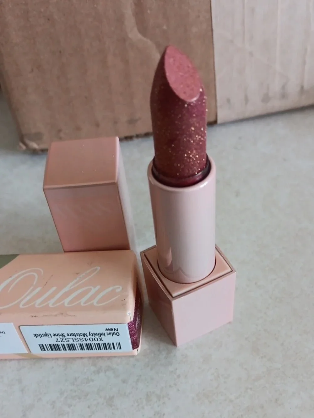 Oulac Infinity Moisture Shine Lipstick with Shimmer. Color Wildfire D05.